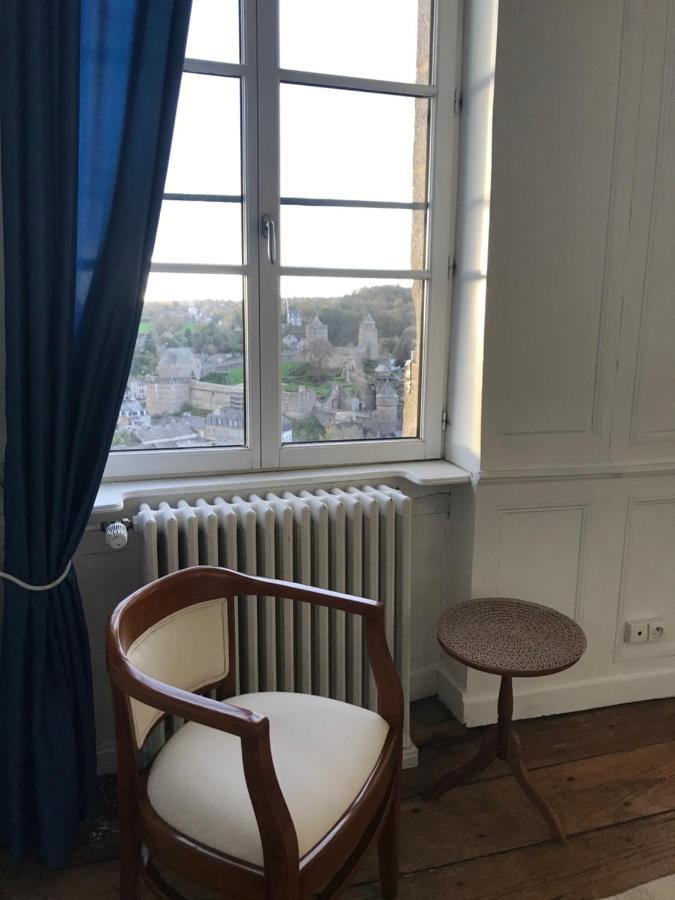 Mercier De Montigny - Les Chambres Du Beffroi - Spa Et Massage Fougères Exterior foto